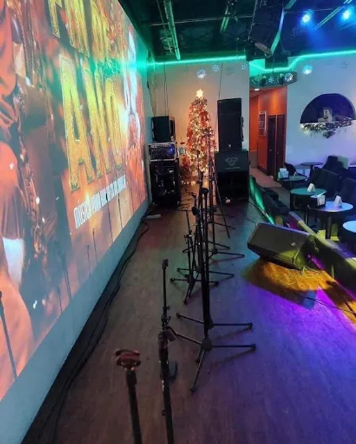 Girafa's Sports GRILL