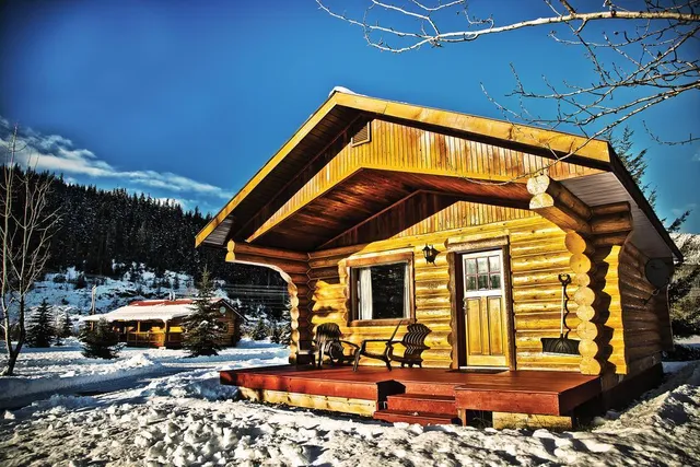 Glacier House Hotel & Resort