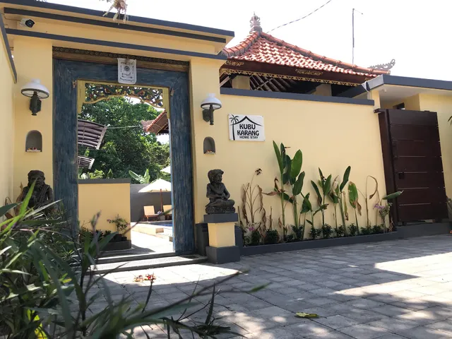 Kubu karang homestay