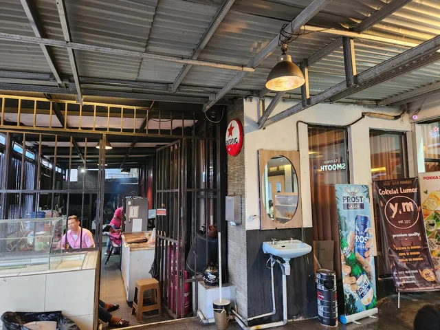 New Regal's Cafe and Resto