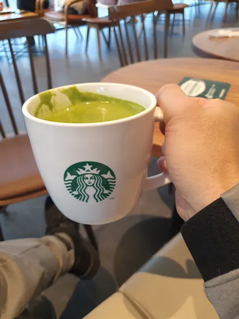 스타벅스 강일역점