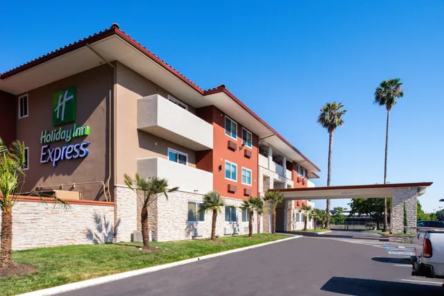 Holiday Inn Express Santa Rosa North by IHG