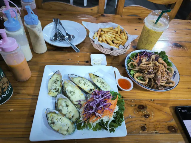 บัวตองพัทยาปาร์ค