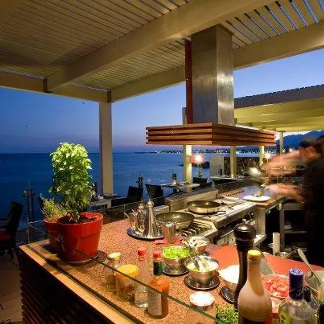 Almyra Bar Restaurant