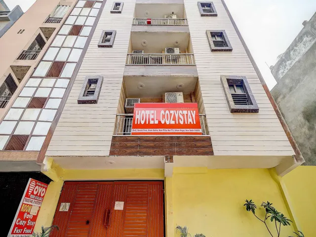 OYO Flagship Hotel Cozy Stay Uttam Nagar