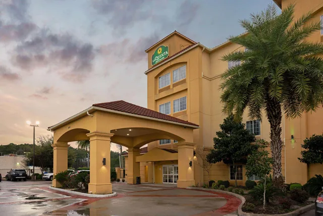 La Quinta Inn & Suites Houston Bush Intl Airport E