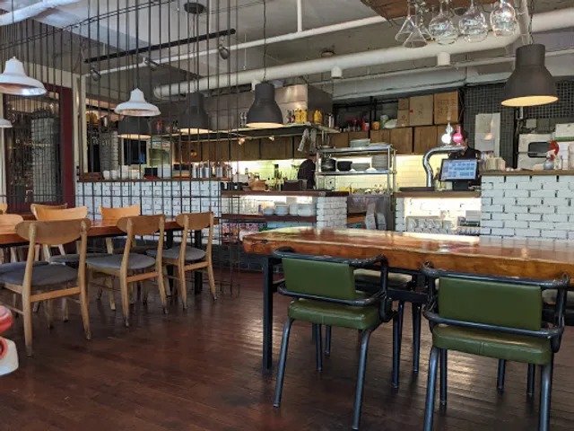 Retro Kitchen / Second Room