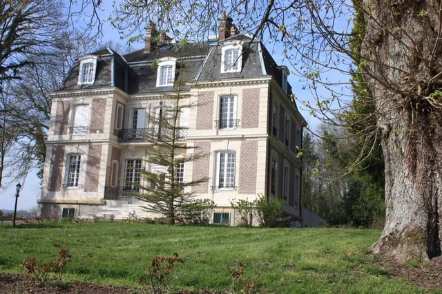 Chateau d 'Avesnes Le Castelet