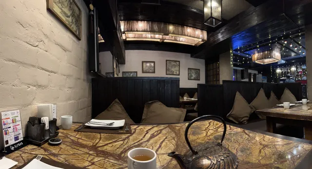 Arisu Sarang Restaurant & Sushi Bar