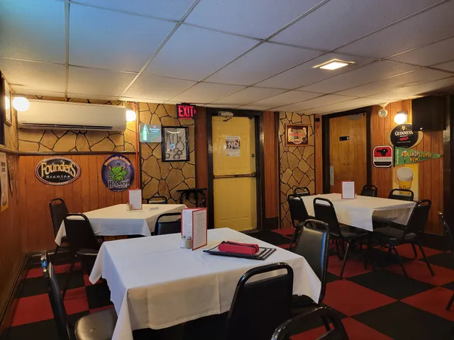 Mastracchio's Restaurant & Lounge