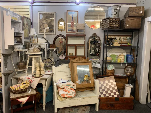 McMinnville Antiques Mall LLC