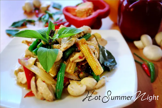 Summerie's Thai - Idalia