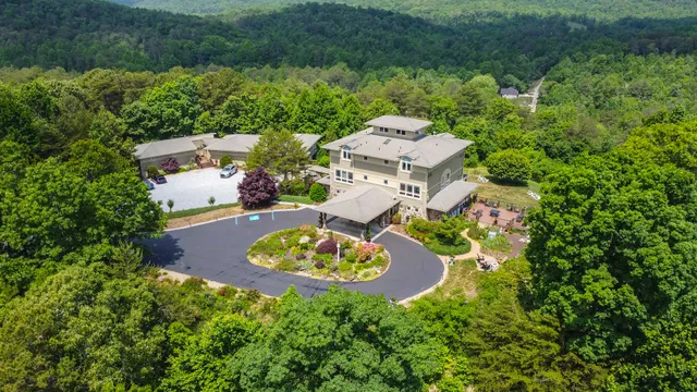 Lucille's Mountain Top Inn and Spa