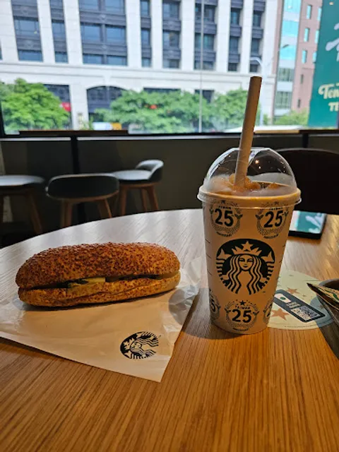 STARBUCKS Minquan W. Shop