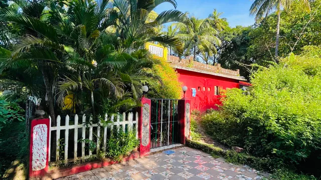 Roma John Guest House