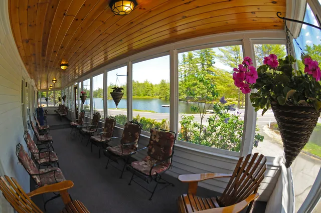 Traditions Restaurant, Cafe and Pub