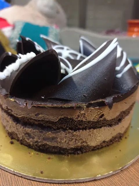 Hangout Cakes & Gourmet Foods