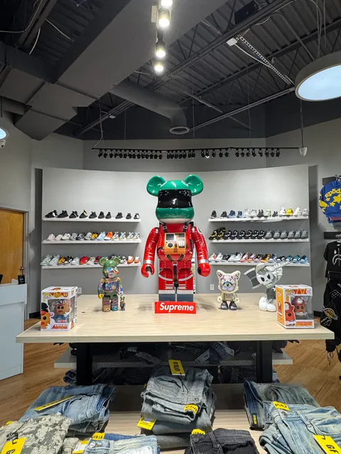 Icons Apparel & Kicks