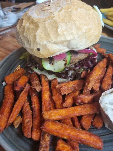 Kamer hiernaast | ROOM next door