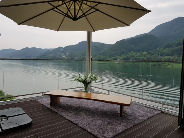 Rive Wave Pool Villa