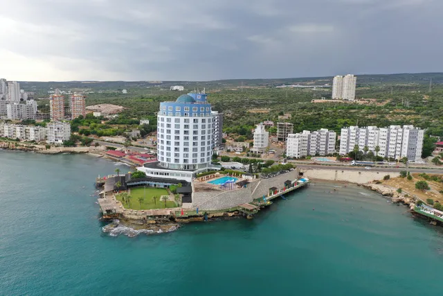 Lamos Hotel & Convention Center