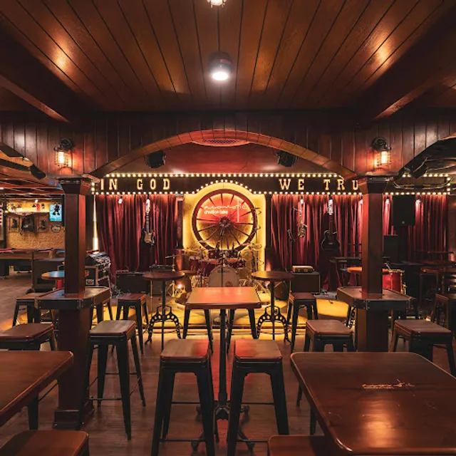 Acoustic Bar Thao Dien