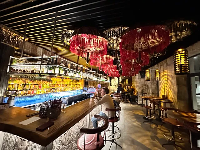 Bizarre Restaurant & Bar