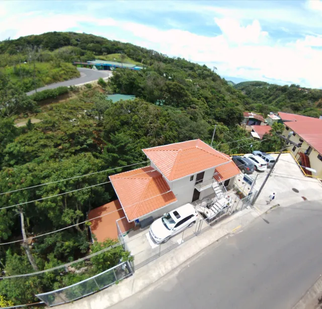 CASA GERANIOS MONTEVERDE