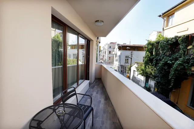 Deluxe 2 Studios City Center