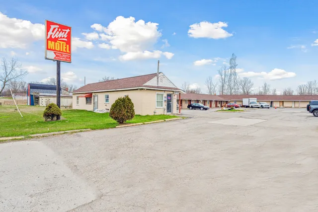 Flint Motel by OYO MI Near I-475