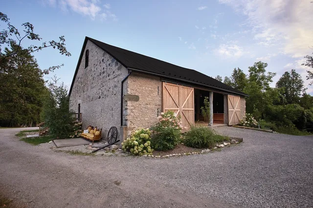 The Fieldstone Barn
