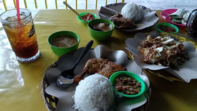 Ayam Gepuk Pak Gembus