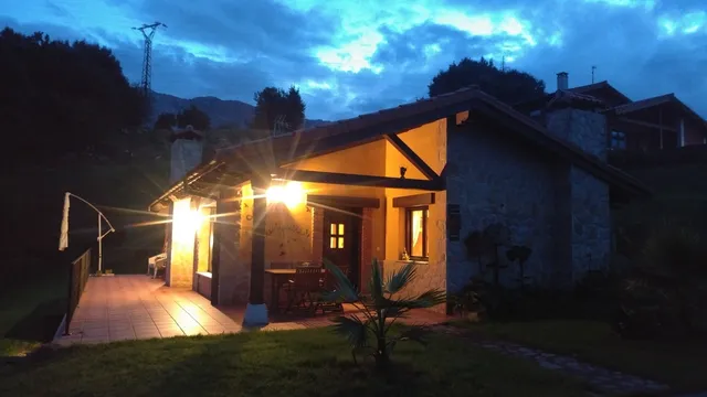 LA MADRIGUERA DE LLANES