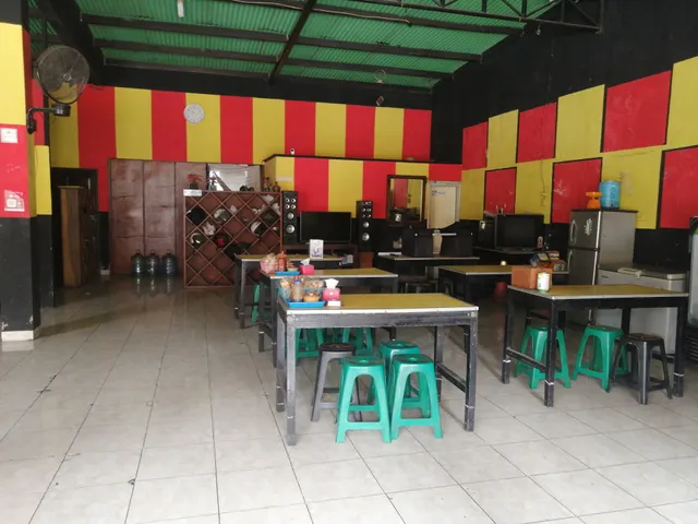 Giant Chicken Noodles and Meatballs