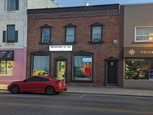 Bradford Tic Tac Cafe Sports Bar & Grill