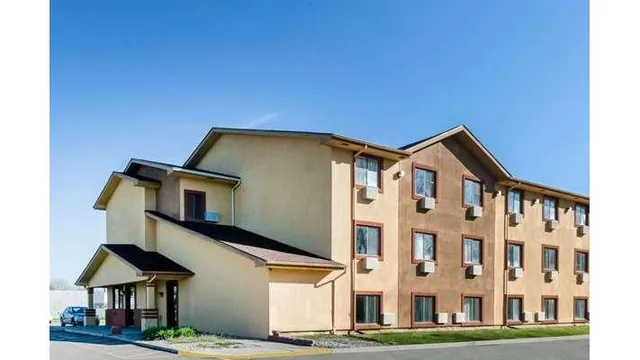 Super 8 by Wyndham Flint Township Miller Rd