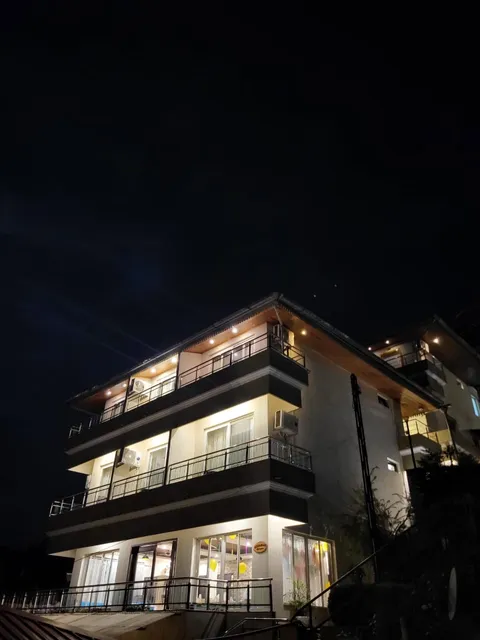 The Tal Paradise (Best Lake View Hotel In Bhimtal)