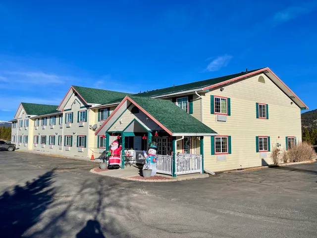 Columbine Inn & Suites