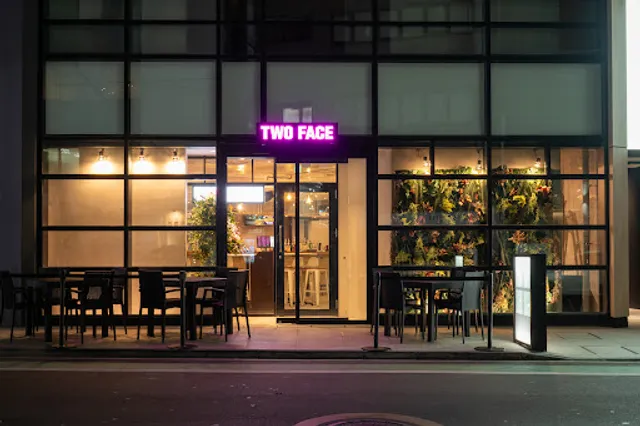 Café & Music Bar "TWO FACE"