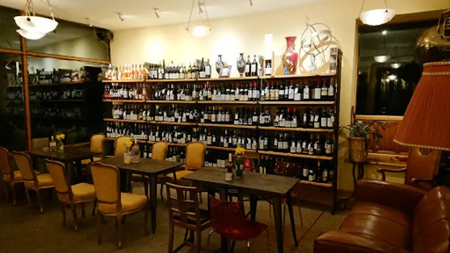 Xavier's Café and Wine