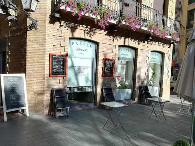 Pastel Biarritz Albás