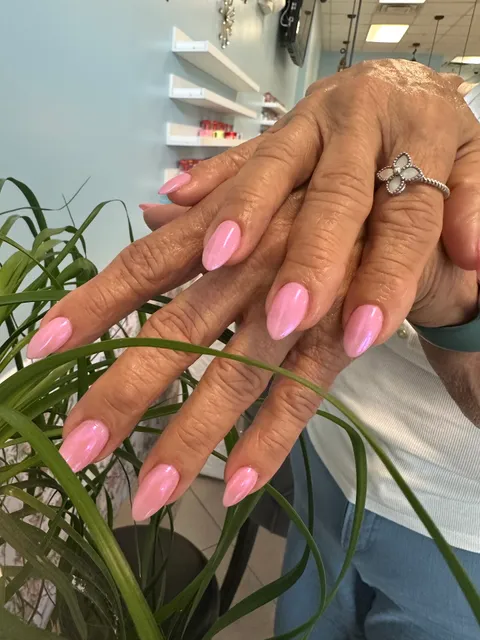 Garden Nails