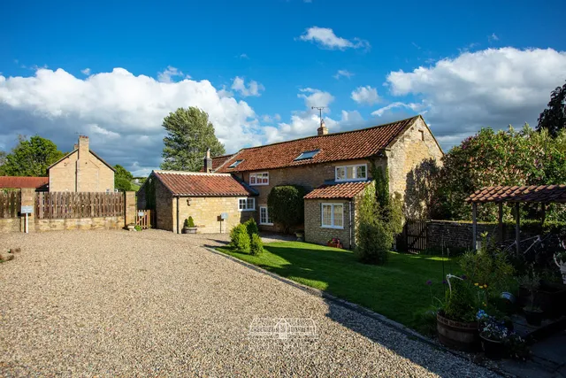 Cliff House Holiday Cottages