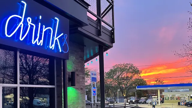 Little Drinks Lounge