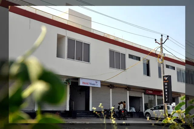 OYO 40092 Hotel Morry'z