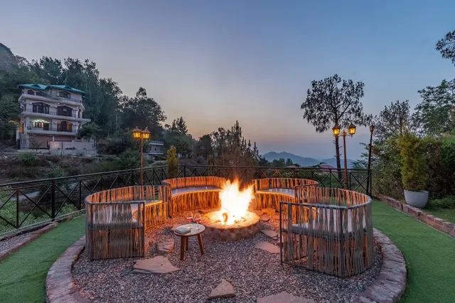 ELIVAAS Dreamland Grace - Apartments in Kasauli | 3 BHK Apartment with Garden