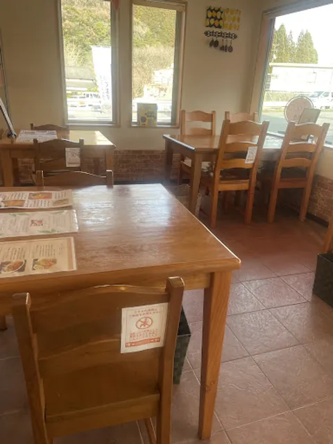 Komushiron Cafe Misato