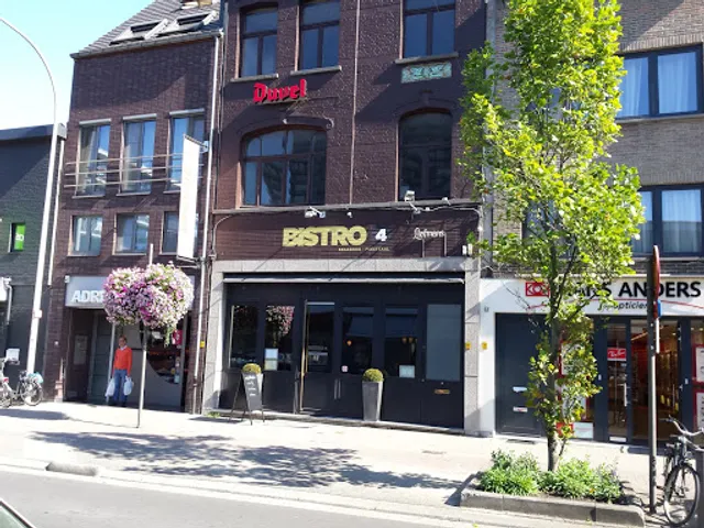 Bistro 4