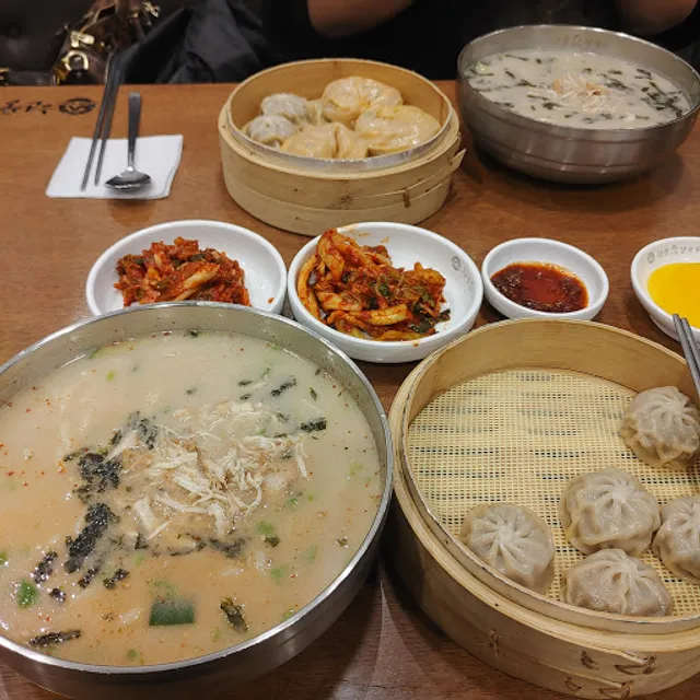Hyunpung Dak Kalguksu Duryu Branch