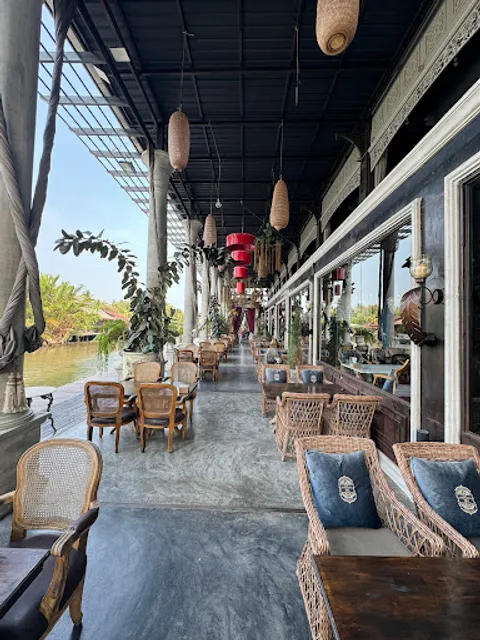 อัมพวาศรี คาเฟ่ : Amphawa Sri Cafe